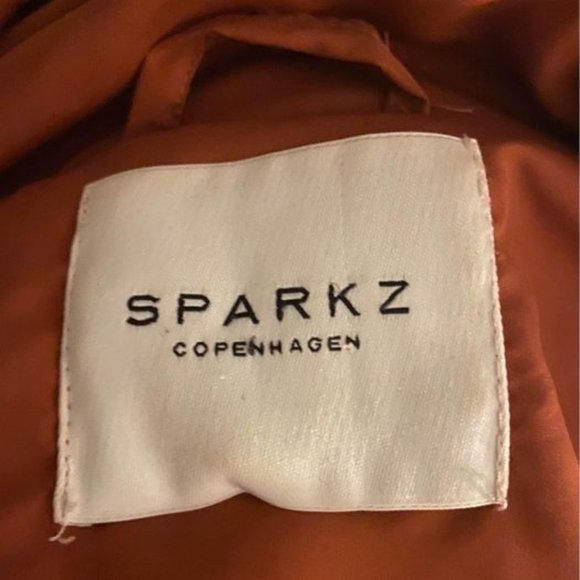 Sparkz Puffer Jacket or coat with zipper and button -size S - Picture 2 of 6